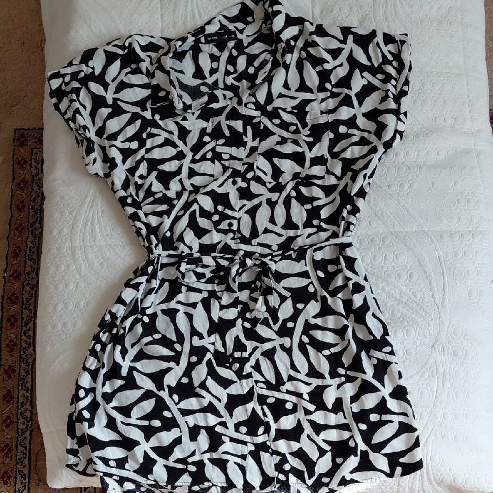 Stylish Black and White Patterned Dress